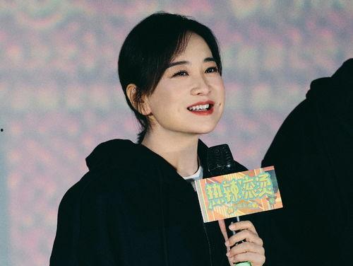 爆料贾玲最新照片,笑容甜美尽显女神范儿  第3张